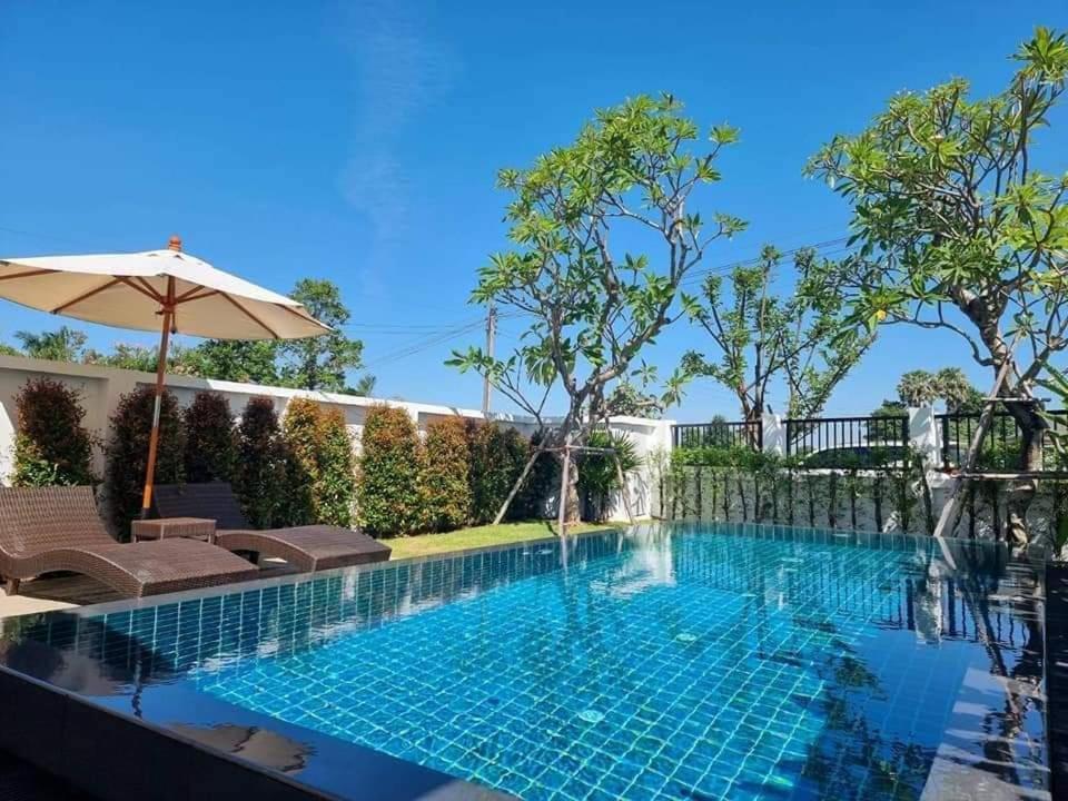 Baan Dalah Pool Villa Buriram Exterior photo